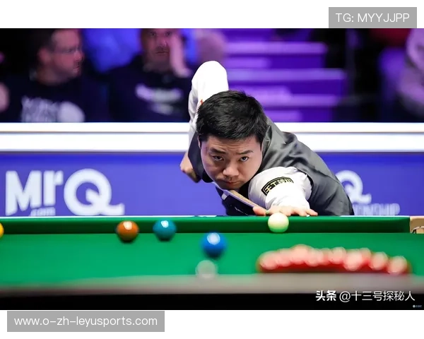 台球九球比赛选手清台速度惊人