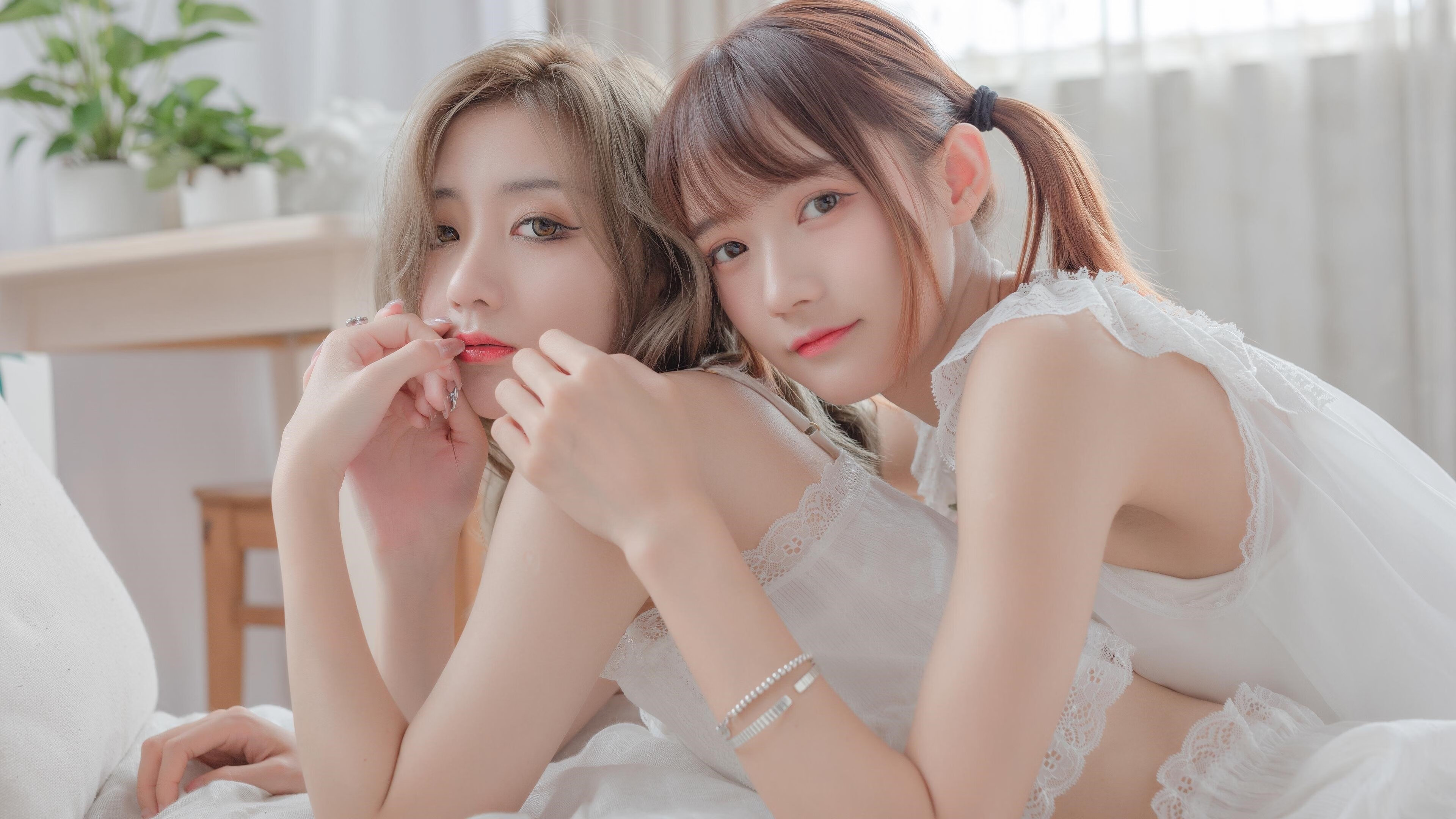 美国女将包揽100仰冠亚,美国女排名将