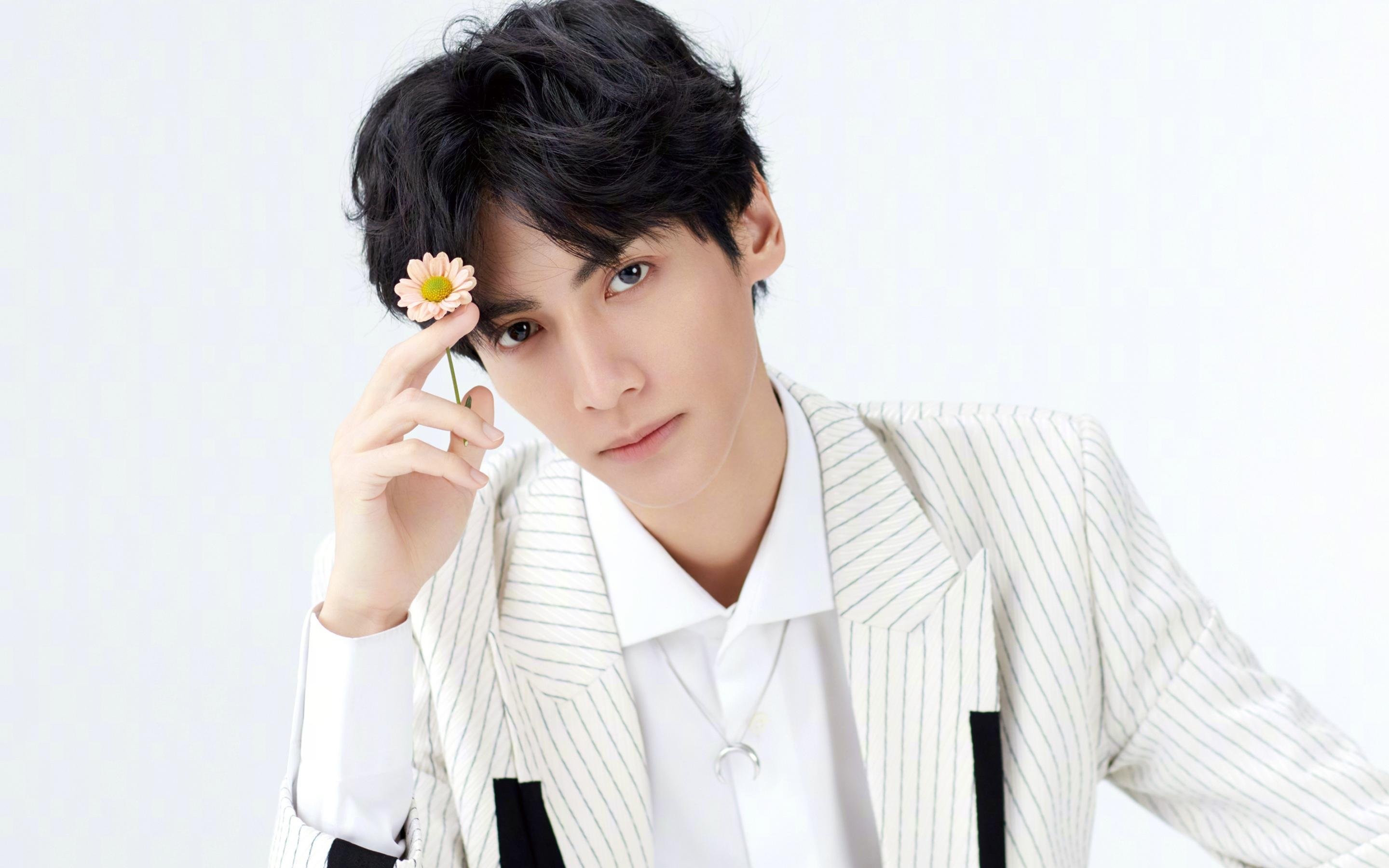 乌兰多蝶泳后程发力引关注